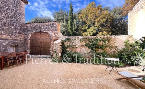Beautiful Stone Property With Views And Pool