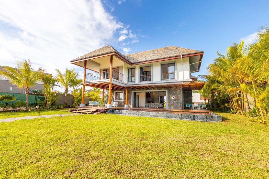 Villa in Black River, Rivière Noire District, Mauritius 2 - 16661454
