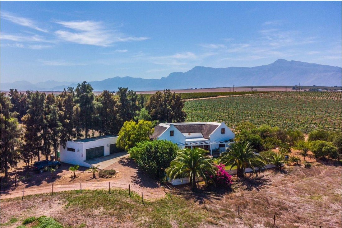 Farm Ranch in Drakenstein Local Municipality, Western Cape, South Africa 3 - 16664160
