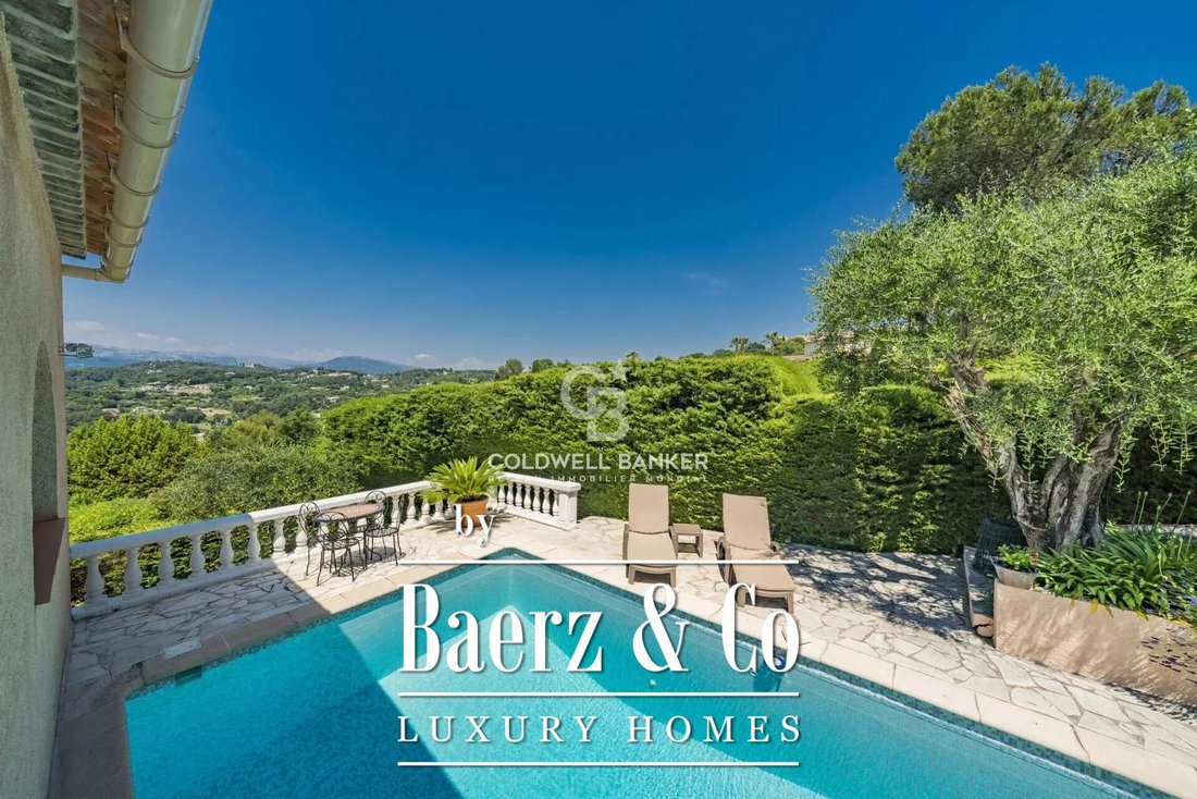 House in Mougins, Provence-Alpes-Côte d'Azur, France 2 - 16666077