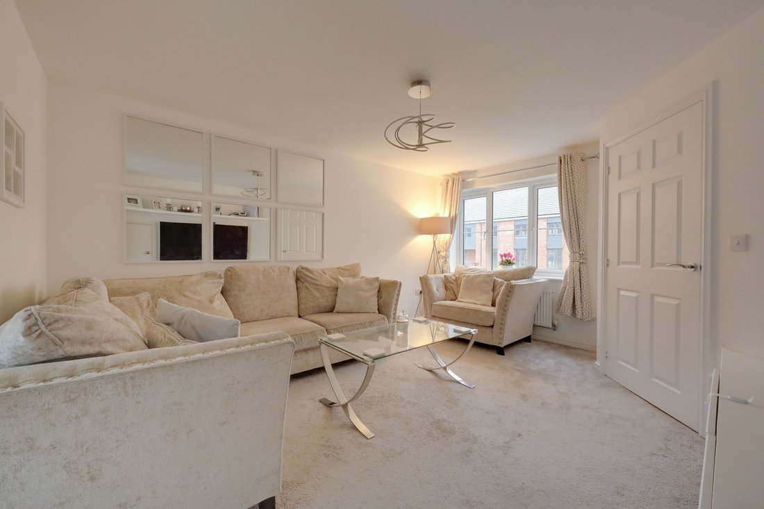 House in Burgess Hill, England 5 - 16666570
