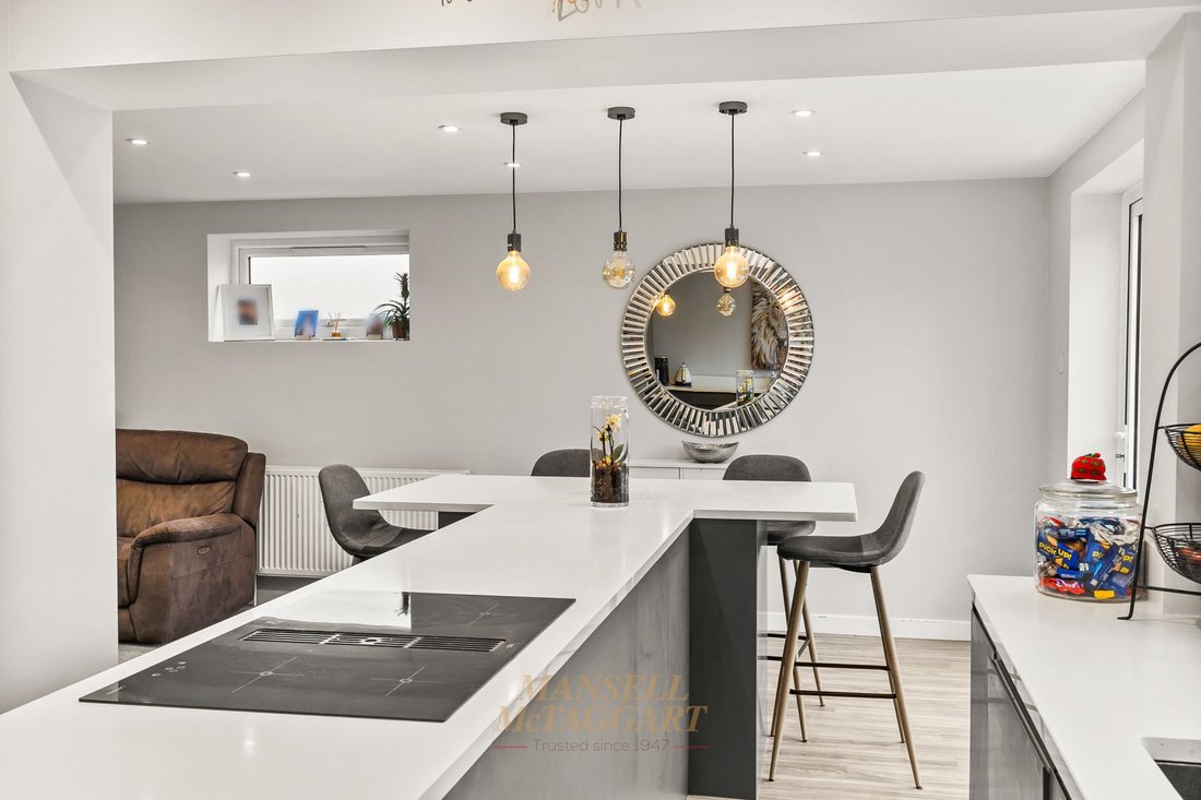 House in Horley, England 3 - 16666521