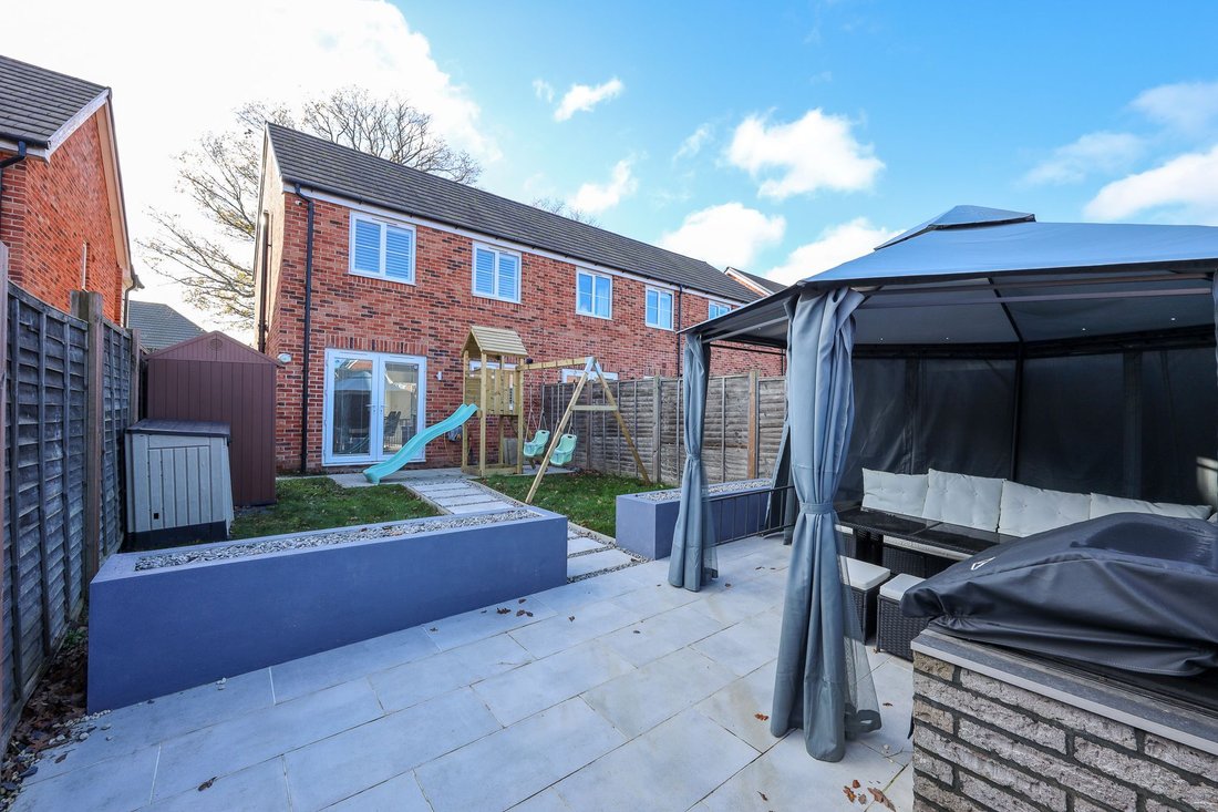 House in Burgess Hill, England 4 - 16666570