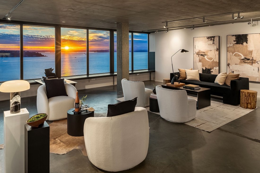 Condo in Seattle, Washington, United States 1 - 16667021