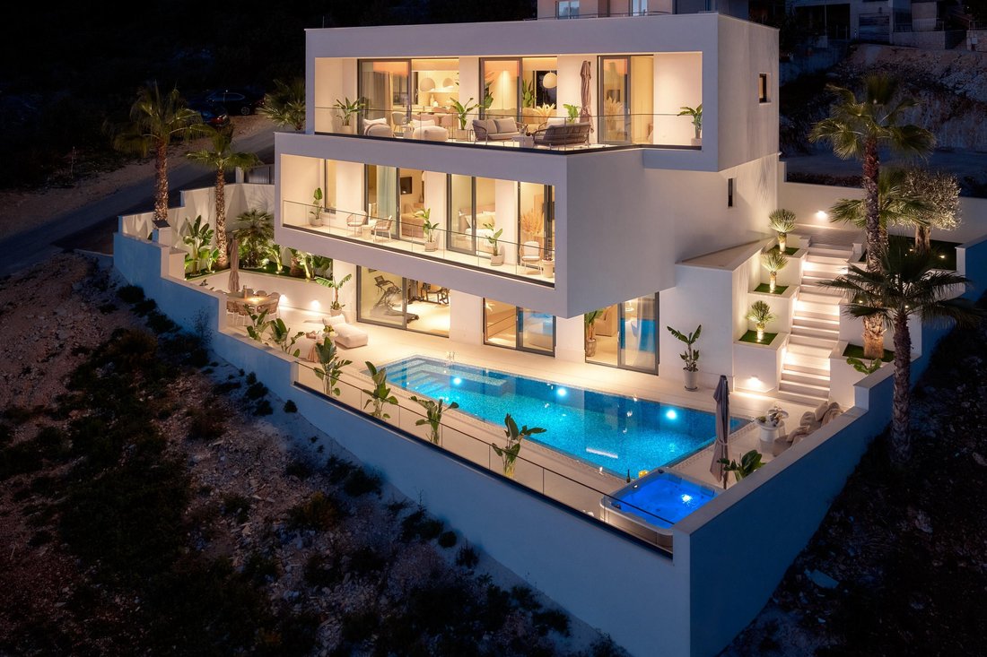 Villa in Trogir, Split-Dalmatia County, Croatia 1 - 16667247