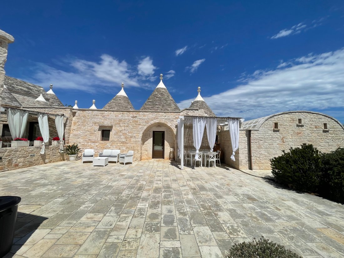 Estate in Locorotondo, Apulia, Italy 2 - 16667151