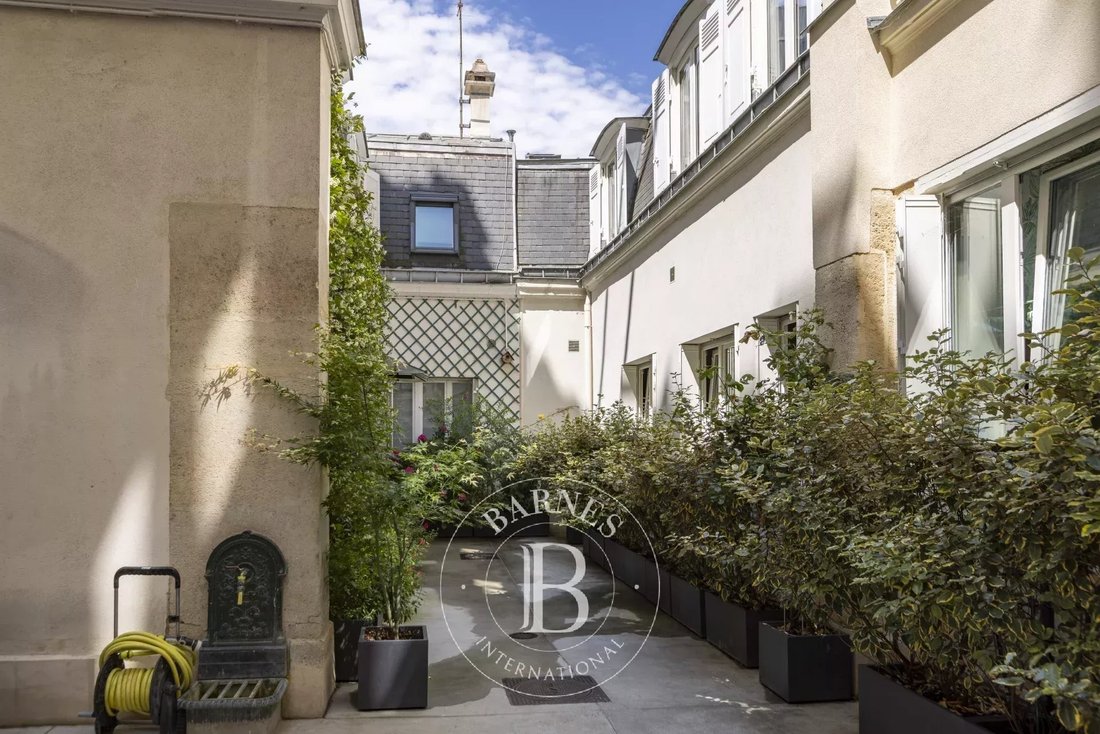 Apartment in Invalides, Paris 7e Arrondissement, Paris 2 - 16667621