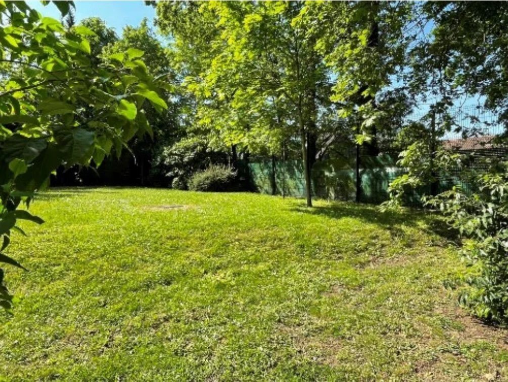 Land in Les Metz-Pont Colbert, Jouy-en-Josas, France 2 - 16667451