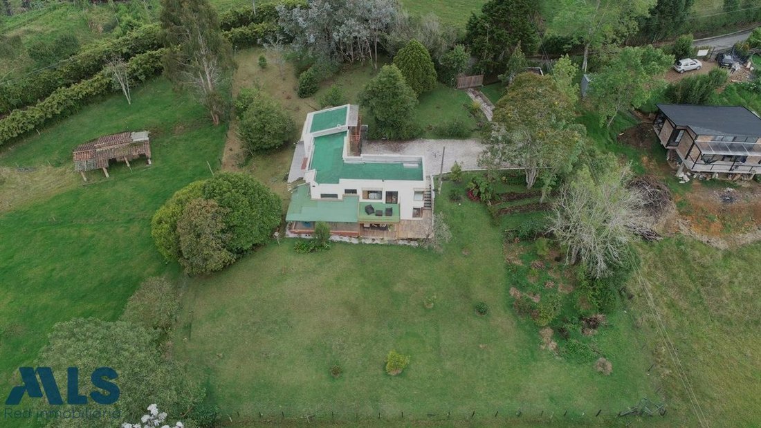 House in Santa Elena, Medellin, Colombia 4 - 16667446