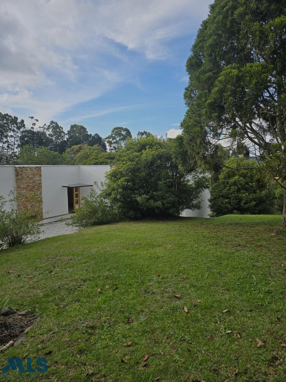 House in Santa Elena, Medellin, Colombia 3 - 16667446