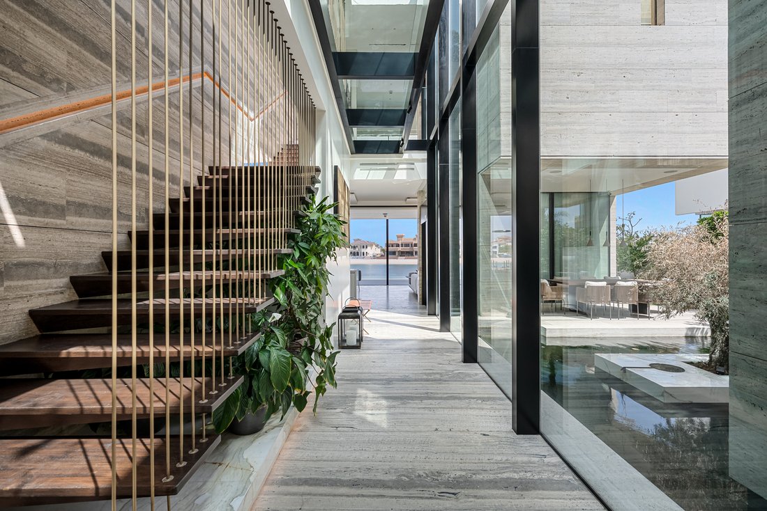 Villa in Palm Jumeirah, Dubai, United Arab Emirates 2 - 16667111