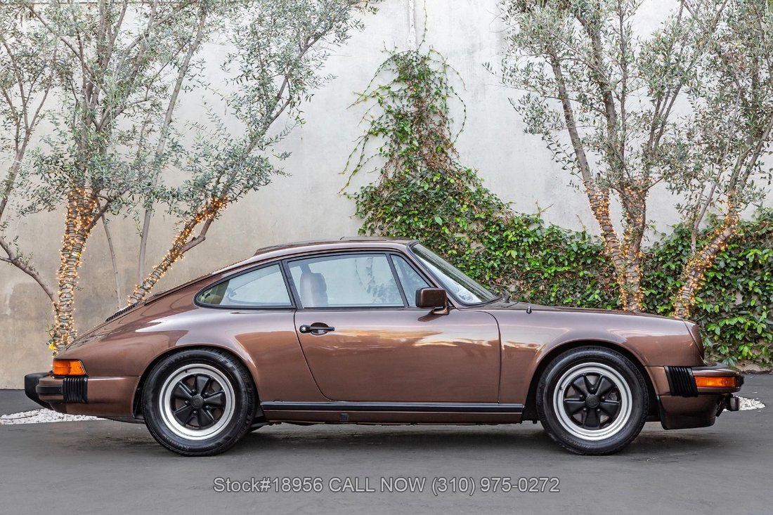Porsche 911S in Los Angeles, CA 4 - 16667412