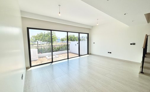 Townhouse in Remraam, Dubai, United Arab Emirates 1