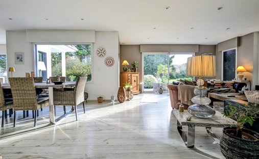 For Sale Dpt Eure (27) Near Pacy Sur Eure Moulin 353 M2 With Swimming Pool On Land Of 5542 M2 On The