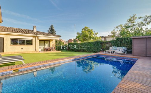 Villa in Sarria de Ter, Catalonia, Spain 1