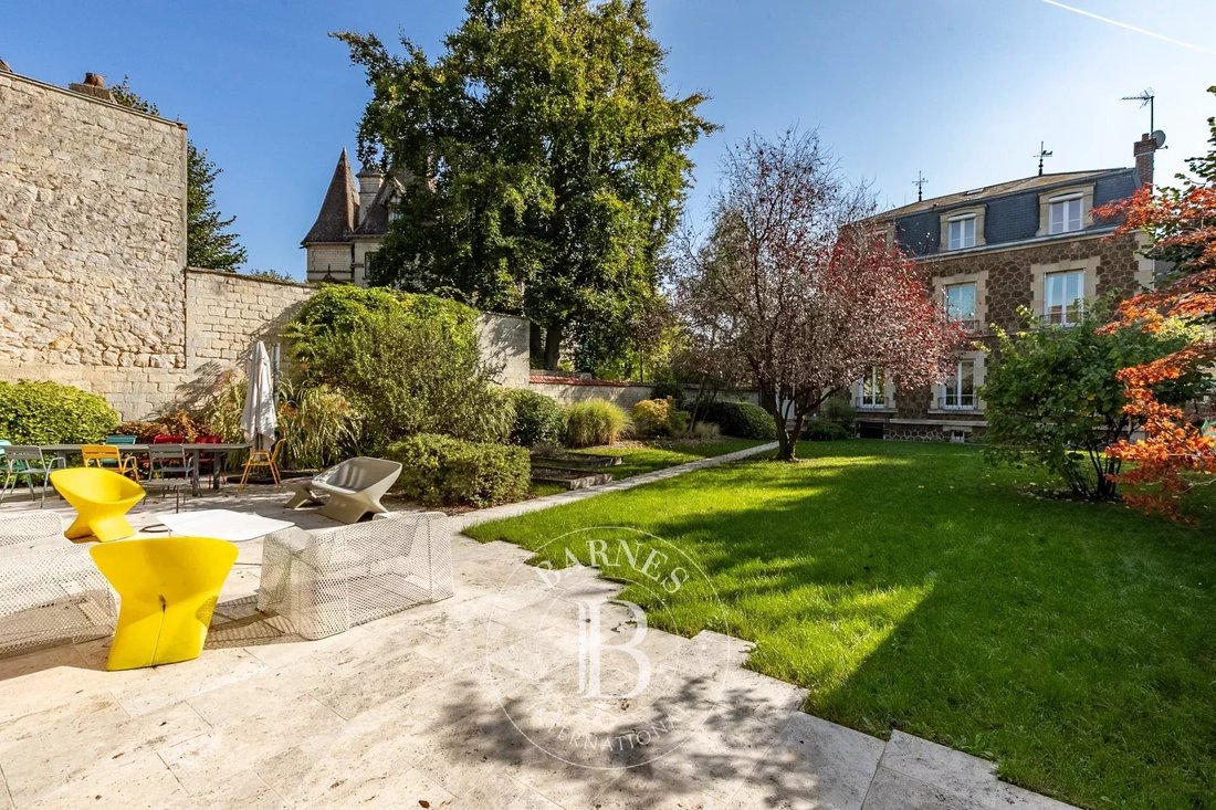 Estate in Chantilly, Hauts-de-France, France 1 - 16569496