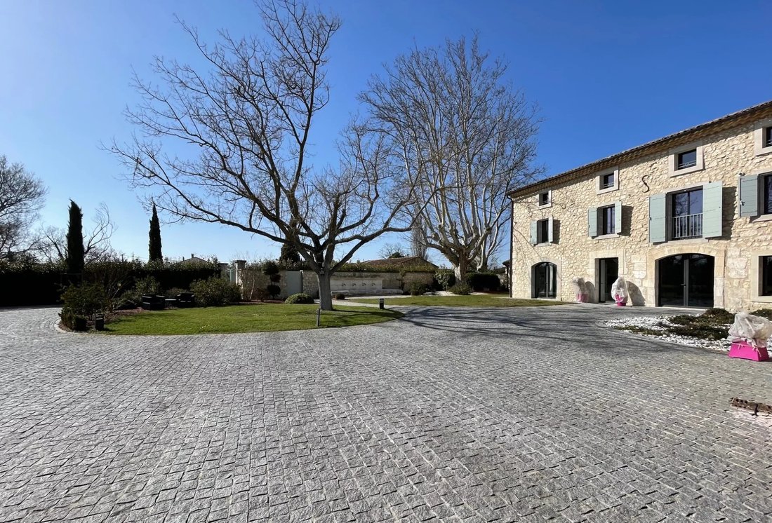 Country House in Nevons-route d'Apt, L'Isle-sur-la-Sorgue, France 2 - 16667353