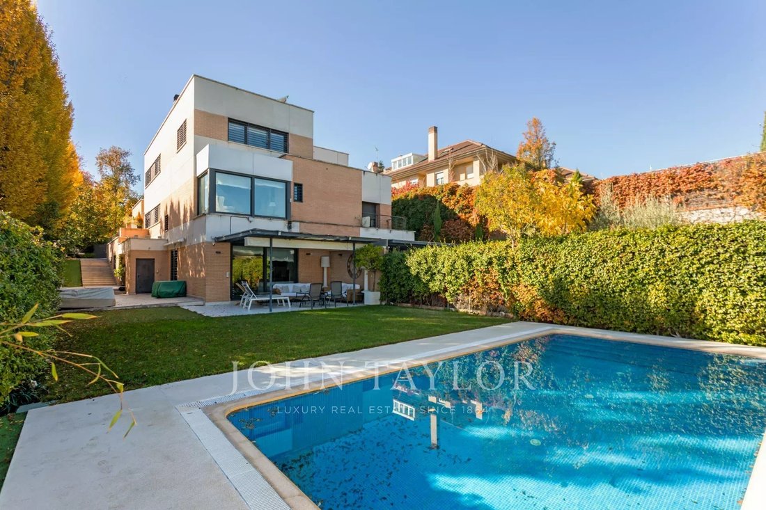Townhouse in Moncloa-Aravaca, Madrid, Spain 1 - 16667598