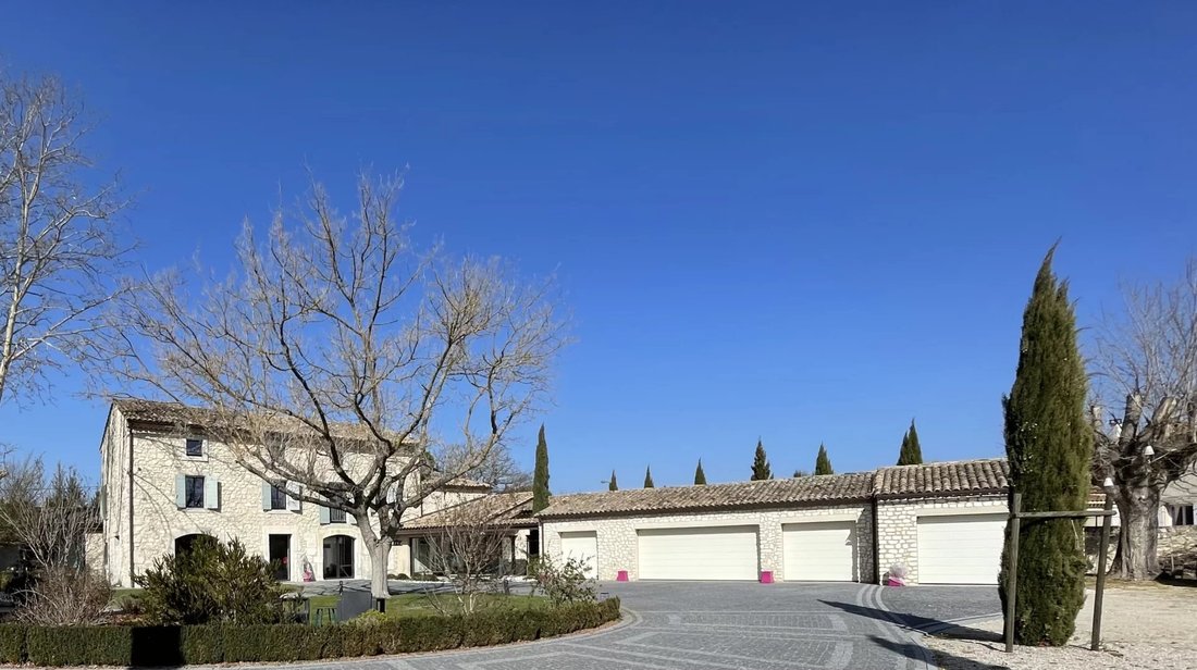 Country House in Nevons-route d'Apt, L'Isle-sur-la-Sorgue, France 5 - 16667353