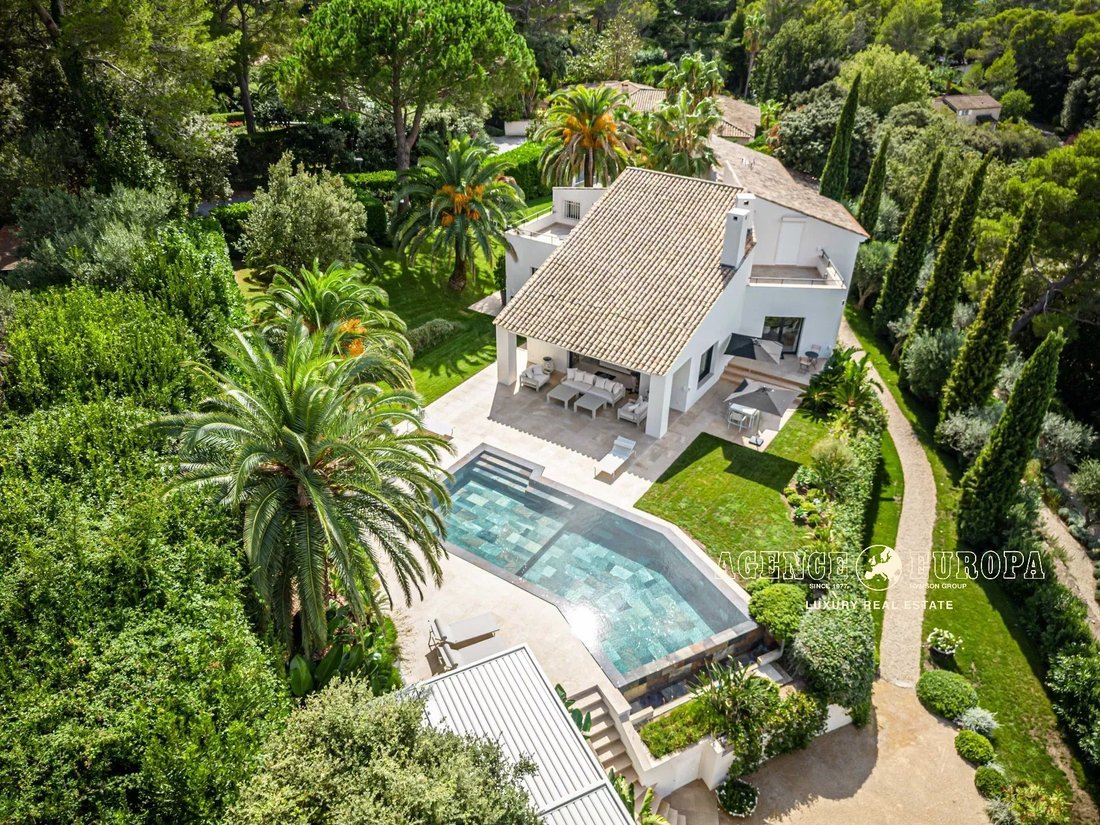 Villa in Mougins, Provence-Alpes-Côte d'Azur, France 2 - 13665880