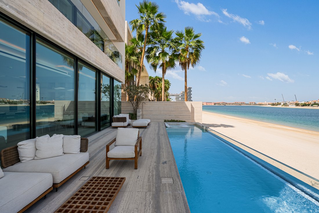Villa in Palm Jumeirah, Dubai, United Arab Emirates 1 - 16667111