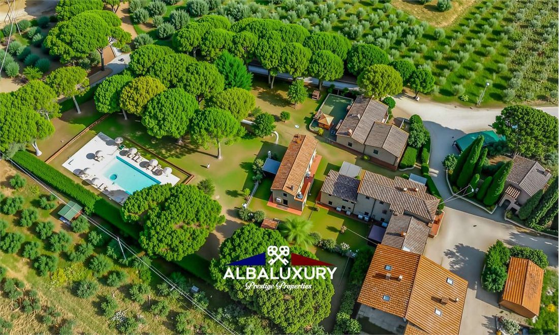 Villa in Tuoro sul Trasimeno, Umbria, Italy 1 - 15346129