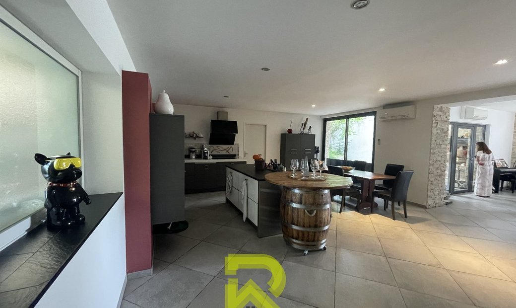 6 Room House With Terrace Near Beziers The House