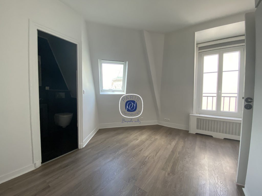 Apartment in Palais Royal, Paris 1er Arrondissement, Paris 4 - 16669144