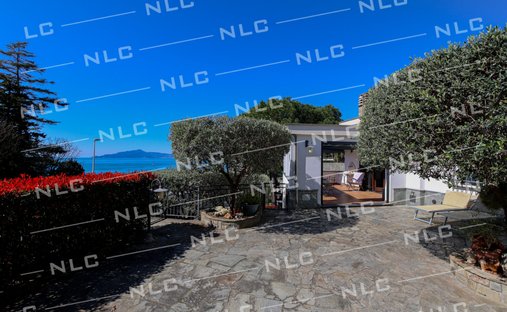 Villa in Lavagna, Liguria, Italy 1