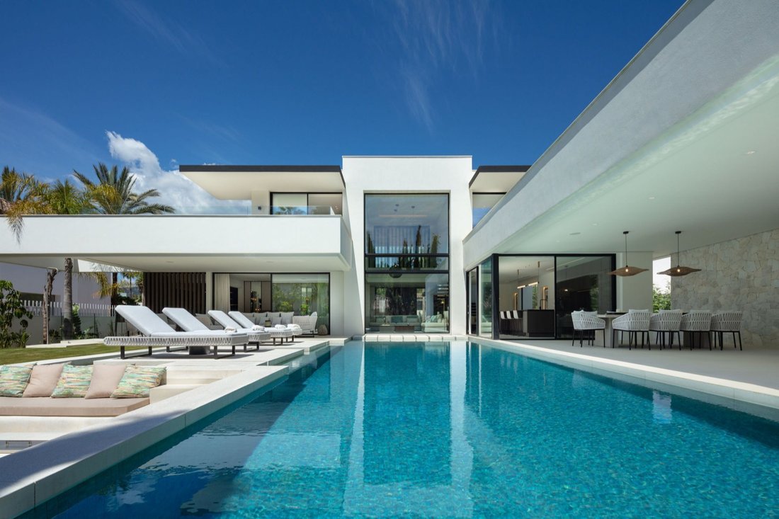 Villa in Puerto Banus, Marbella, Spain 1 - 16668789