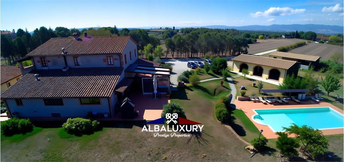 Villa in Montegabbione, Umbria, Italy 2 - 15346104