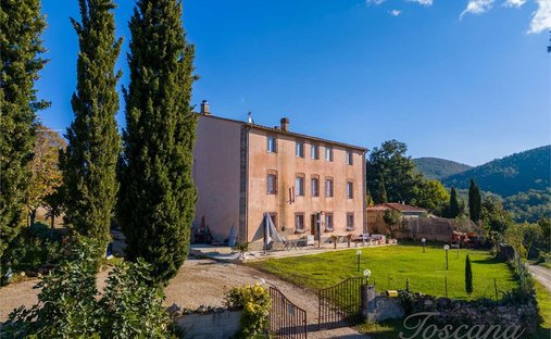 Estate in Massa Marittima, Tuscany, Italy 1