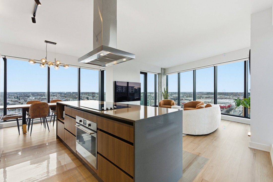 Condo in Montreal, Quebec, Canada 1 - 16669879