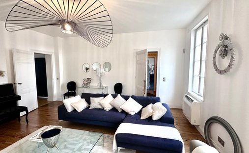 Castle for Sale in Saint-Émilion, Nouvelle-Aquitaine, France