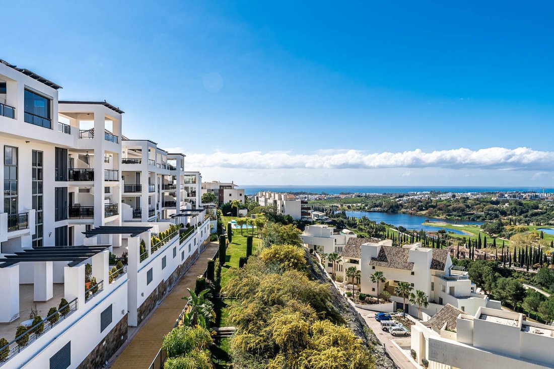Apartment in Benahavis, Andalusia, Spain 1 - 16631456