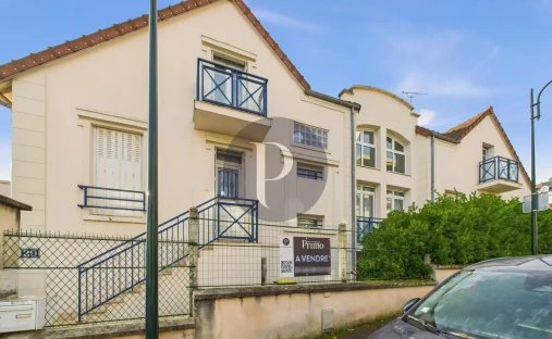 House in Anatole France, Le Plessis-Robinson, France 1