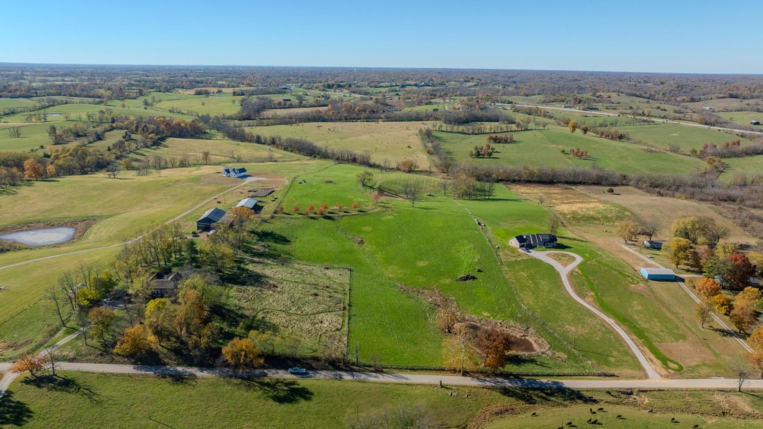 Farm Ranch in Paris, Kentucky, United States 2 - 16668151