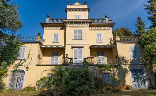 Villa a Merate, Lombardia, Italia 1