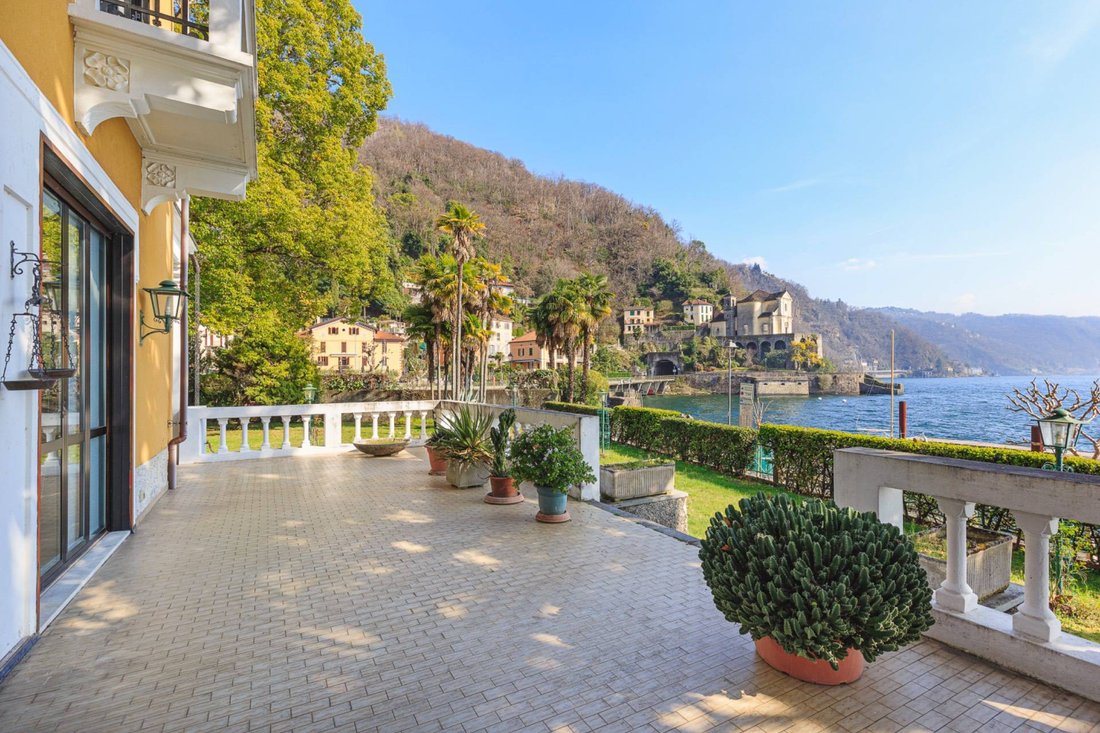 Villa in Maccagno con Pino e Veddasca, Lombardy, Italy 4 - 16669939