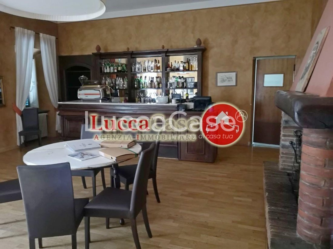 Villa in Historic Center, Lucca, Tuscany 3 - 16668815