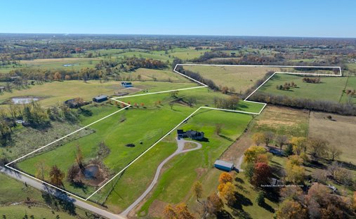 Farm Ranch in Paris, Kentucky, United States 1