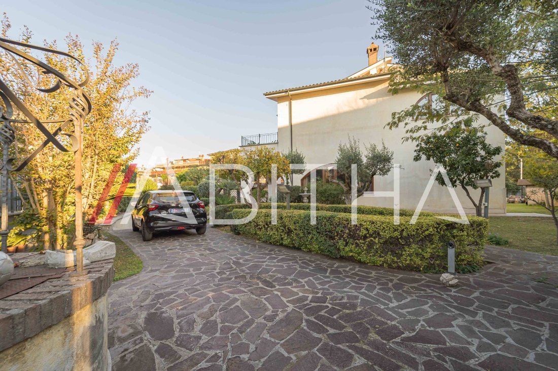 Villa in Tor Lupara, Lazio, Italy 2 - 16670969