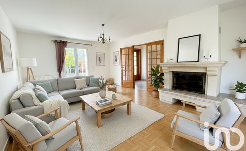 Castle for Sale in Treillières, Pays de la Loire, France