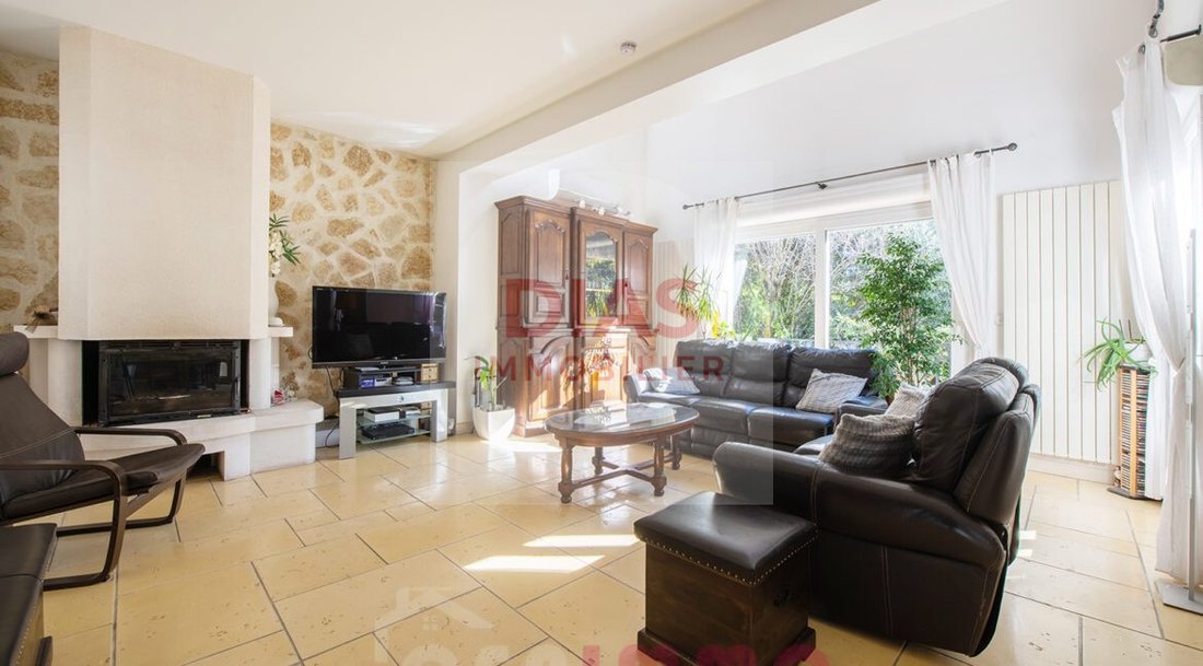 House in Creteil, Ile-de-France, France 3 - 16574620