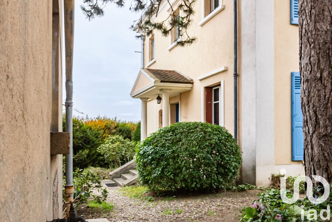 House in Le Port-Marly, Ile-de-France, France 3 - 16404065