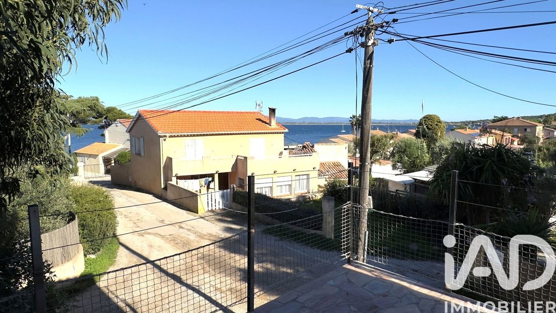 House in Hyeres, Provence-Alpes-Côte d'Azur, France 1 - 16668608