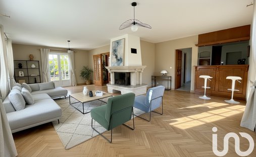 Castle for Sale in Treillières, Pays de la Loire, France