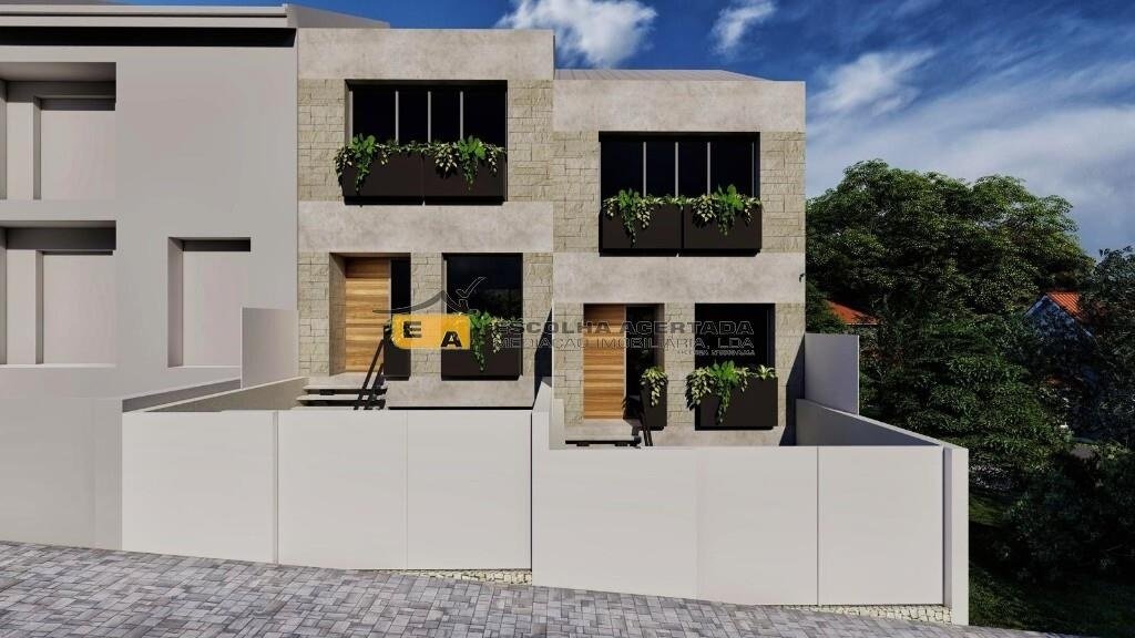 Townhouse in Custoias, Leca do Balio e Guifoes, Porto District, Portugal 1 - 16671271