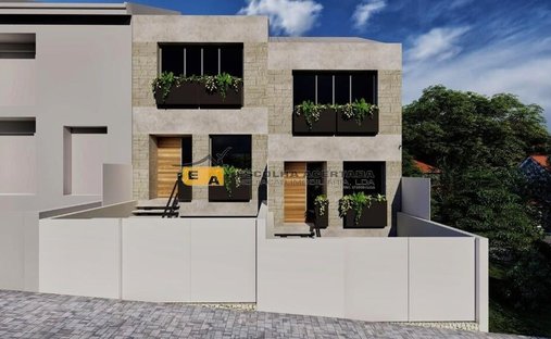 Townhouse in Custoias, Leca do Balio e Guifoes, Porto District, Portugal 1