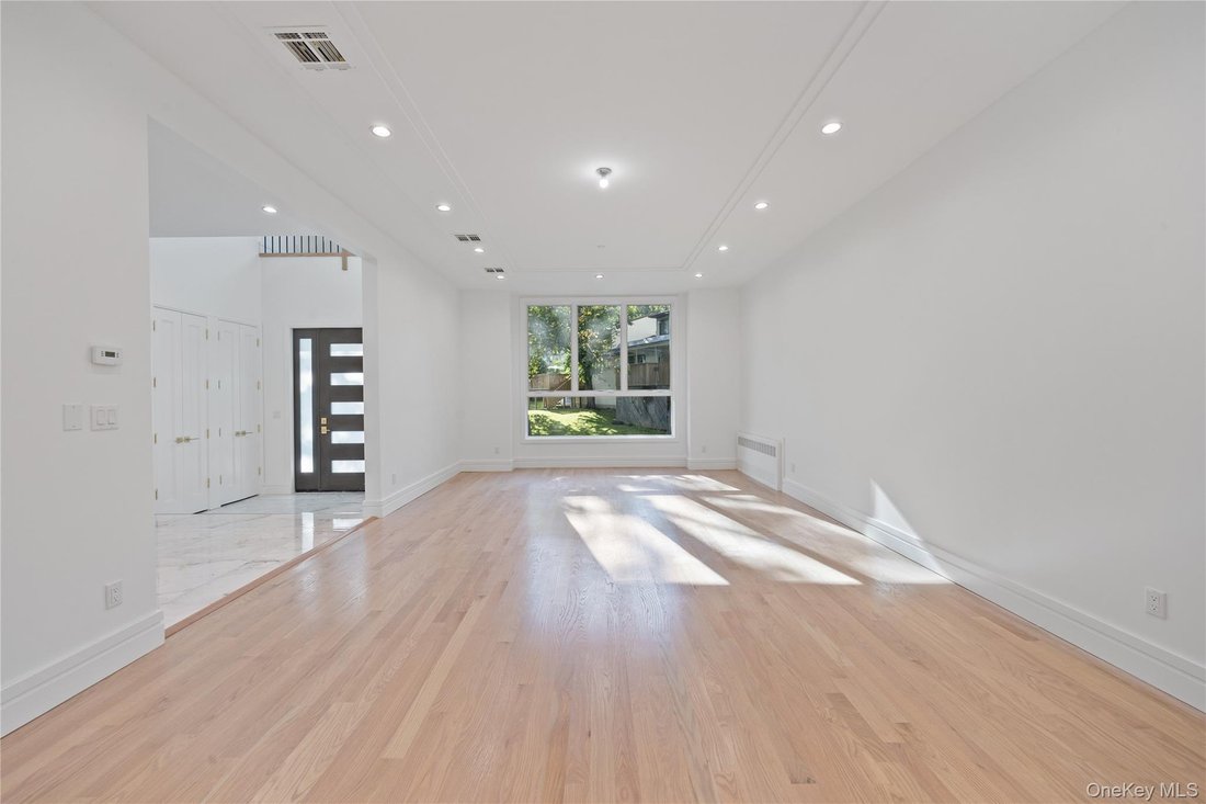 Condo in Spring Valley, New York, United States 4 - 16670293